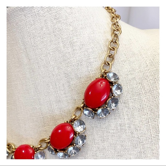 Stella & Dot red acrylic cabochon large rhinestone gold tone statement necklace - Picture 6 of 11